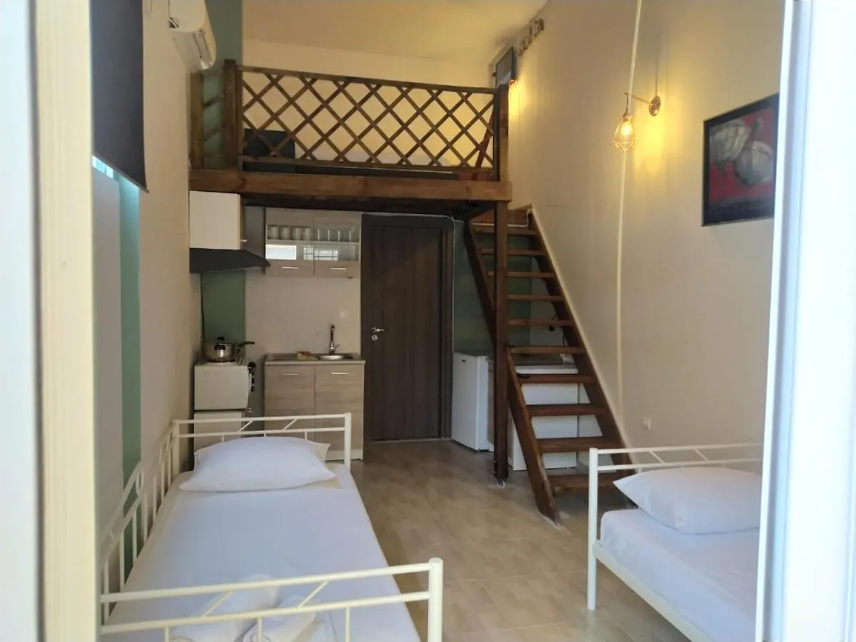 Stratos Family Apartments & Studios Neos Marmaras