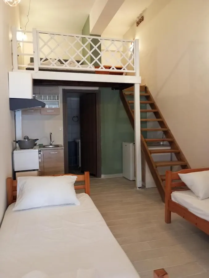 Stratos Family Apartments & Studios Neos Marmaras