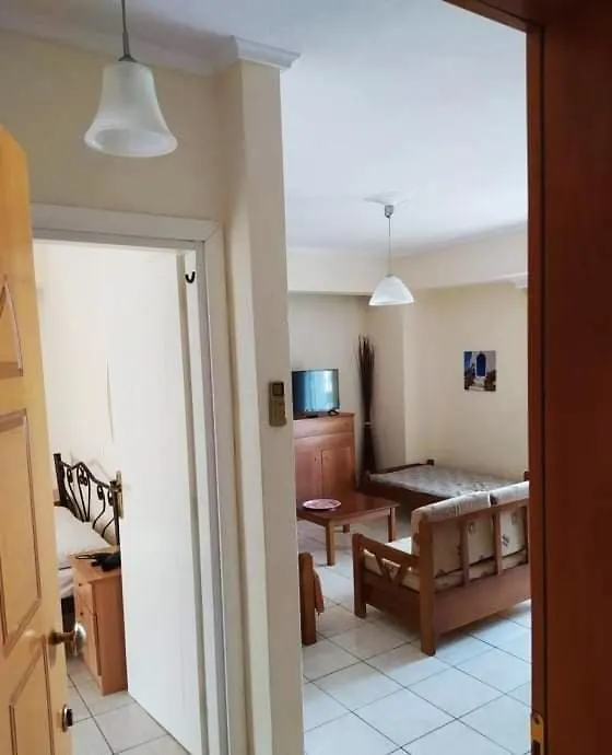 Stratos Family Apartments & Studios Neos Marmaras