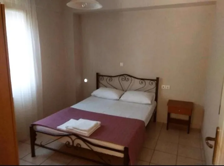 Stratos Family Apartments & Studios Neos Marmaras